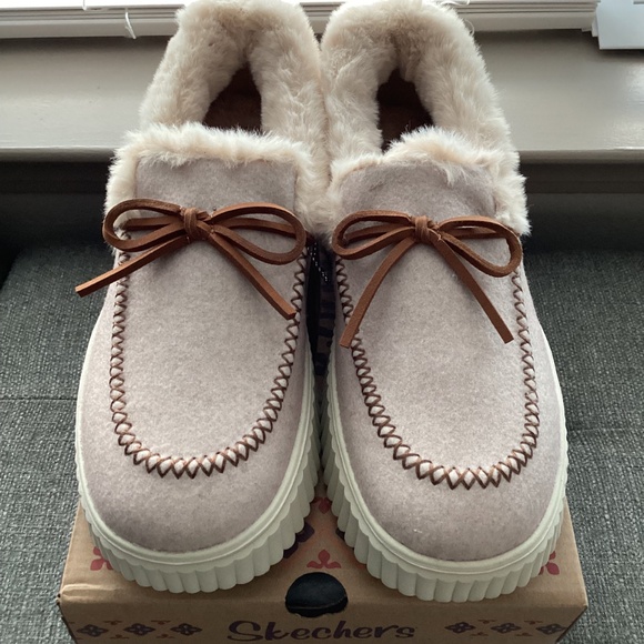 Skechers Women's Cozy Ojai Mocassin Casual Sneakers, size 9 - Picture 3 of 12